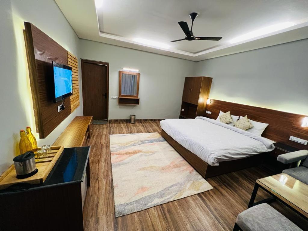 The Foresta By Orchid Hospitality & Holidays Hotel มุกเตชวาร์ ภายนอก รูปภาพ