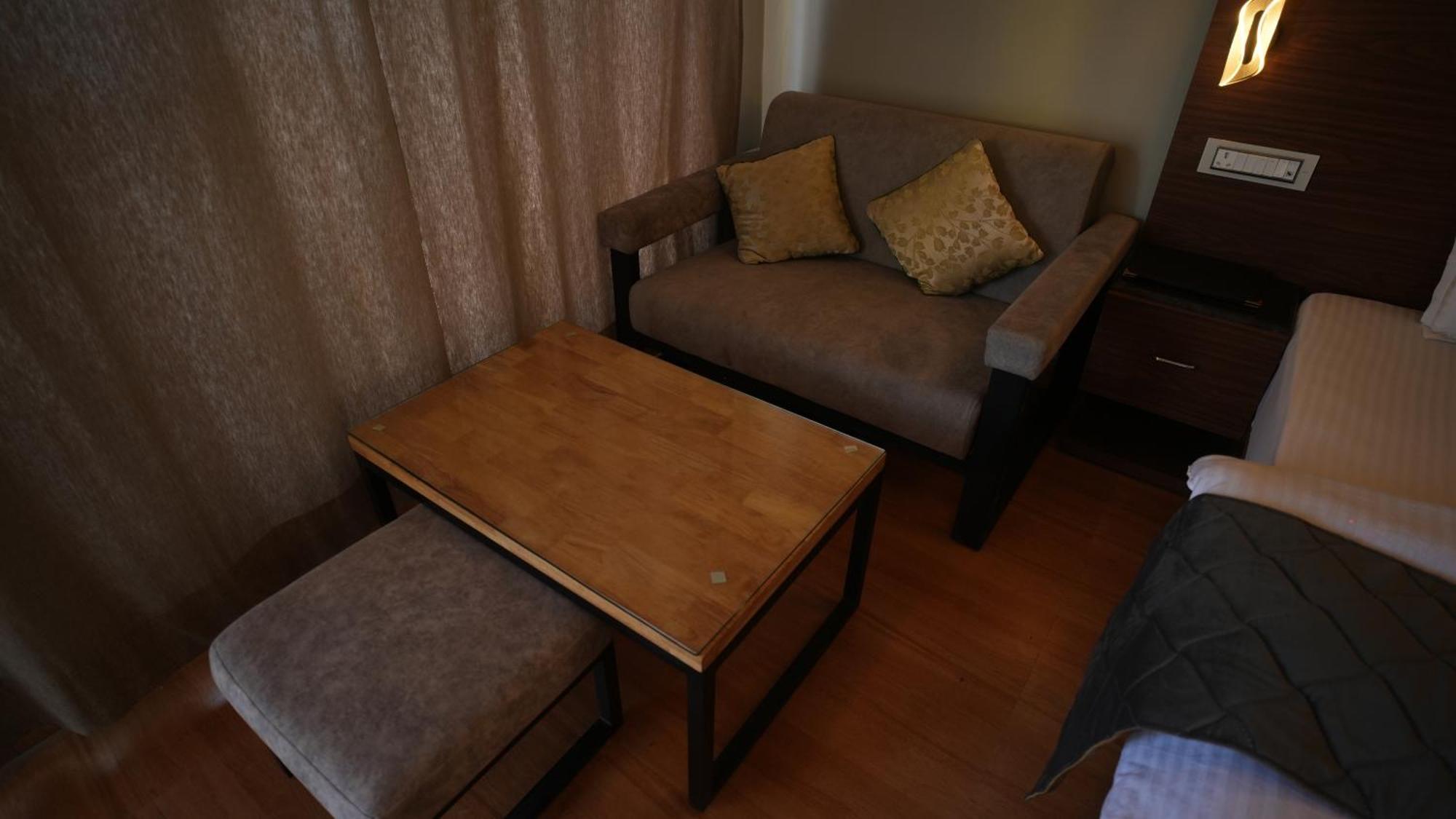 The Foresta By Orchid Hospitality & Holidays Hotel มุกเตชวาร์ ภายนอก รูปภาพ
