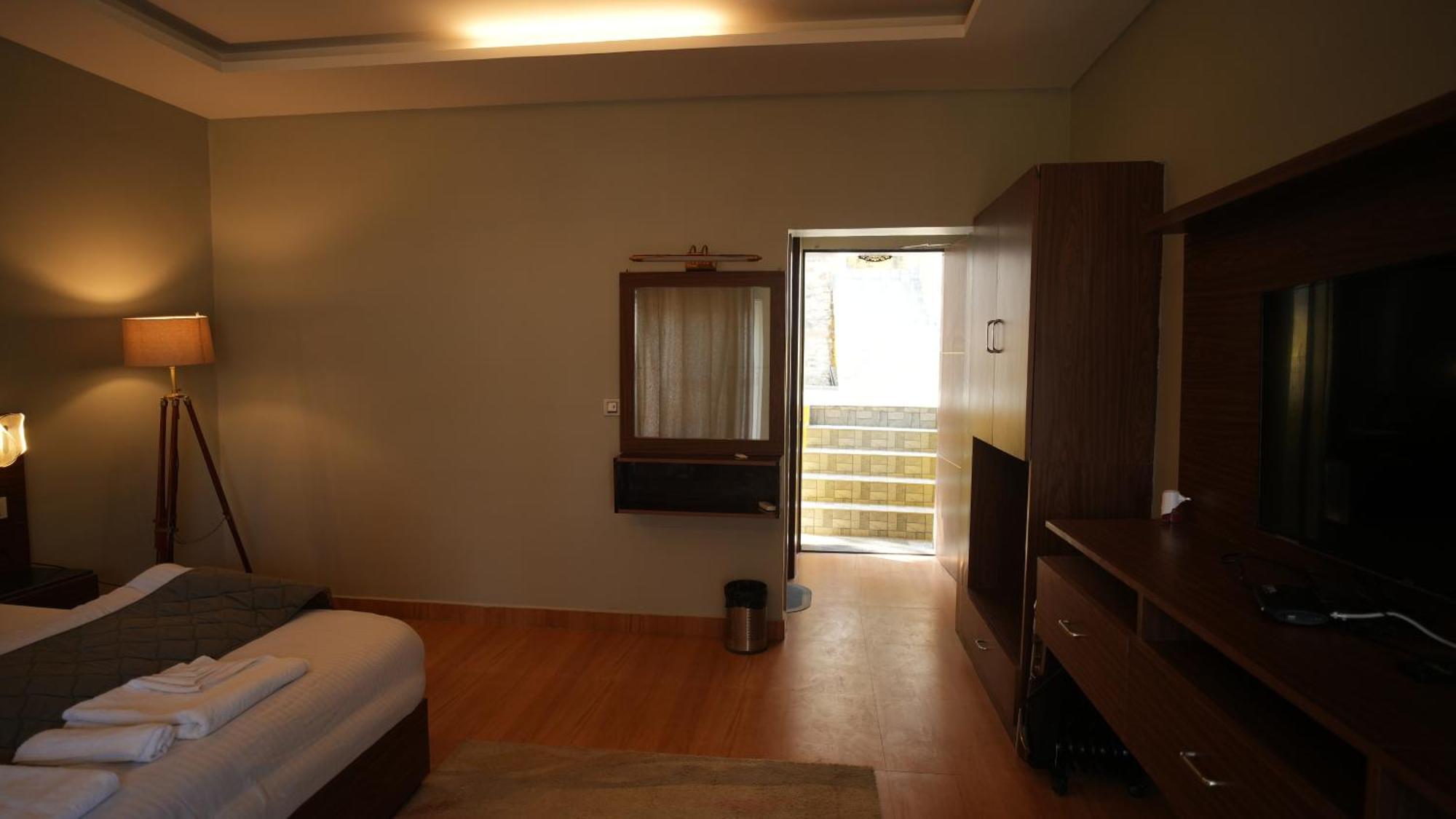 The Foresta By Orchid Hospitality & Holidays Hotel มุกเตชวาร์ ภายนอก รูปภาพ