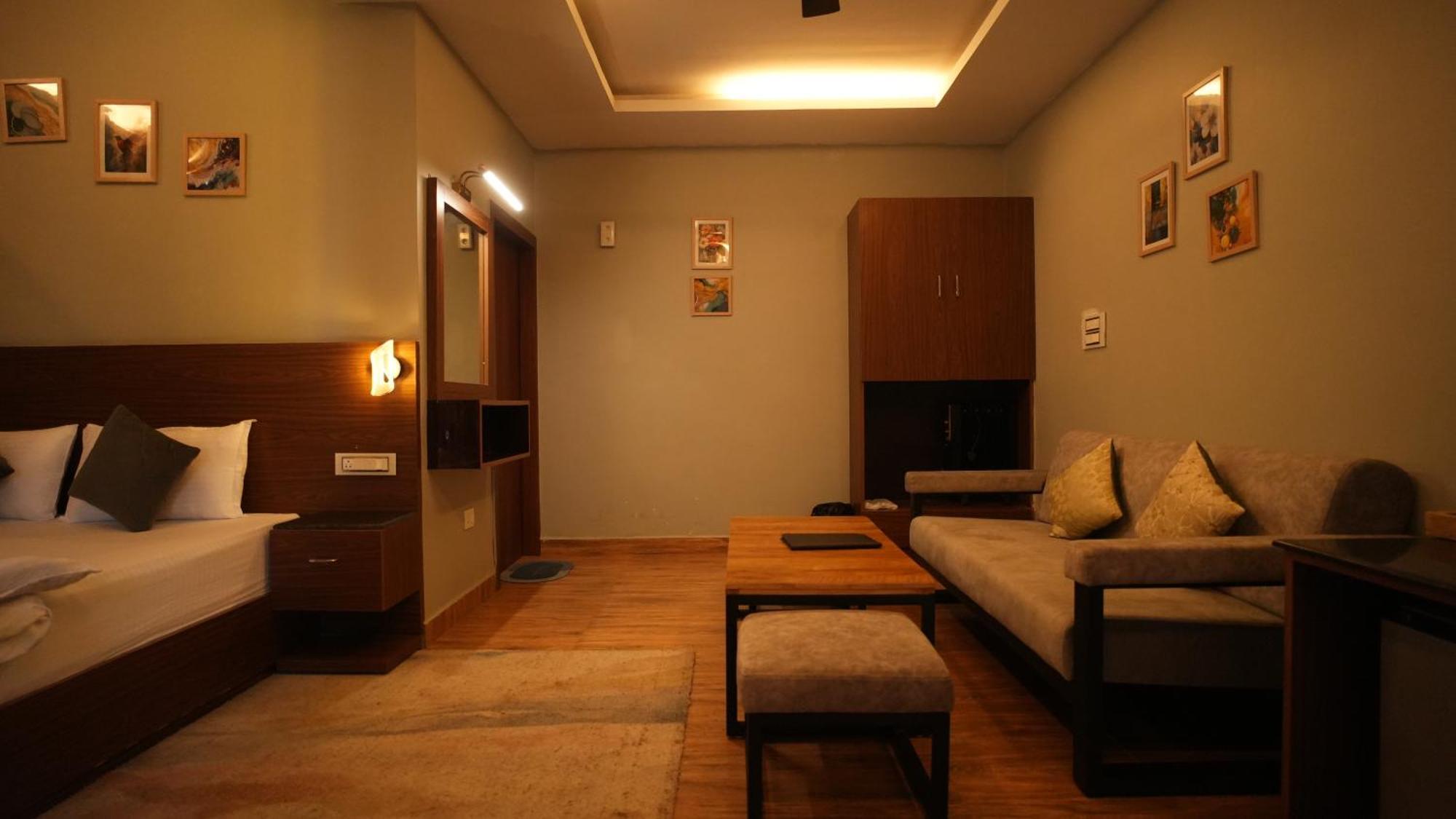 The Foresta By Orchid Hospitality & Holidays Hotel มุกเตชวาร์ ภายนอก รูปภาพ